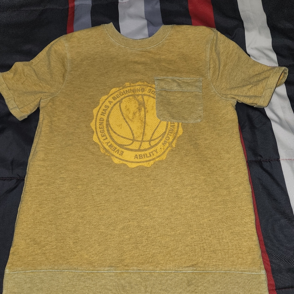 Cat & Jack Boys Short Sleeves Yellow Sweatshirt/ Large
